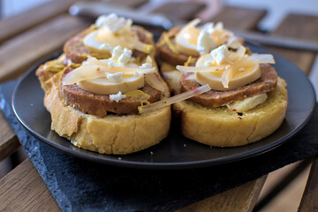 Traditional liverwurst sandwich with egss and onions