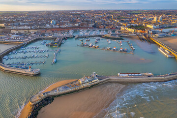Obraz premium Ramsgate Harbour in Kent England on a sunny afternoon while the sun is setting