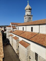 church whit red roof