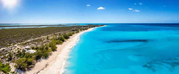 Foto op Plexiglas The beautiful beach of Cape Santa Maria with turquoise sea and fine sand at Long Island, Caribbean, The Bahamas © moofushi