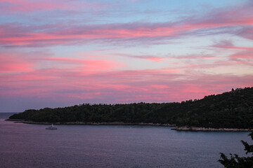 Fototapeta na wymiar pink sunset over the sea