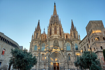 Fototapeta premium The Cathedral of the Holy Cross and Saint Eulalia in Barcelona, Spain, early in the morning