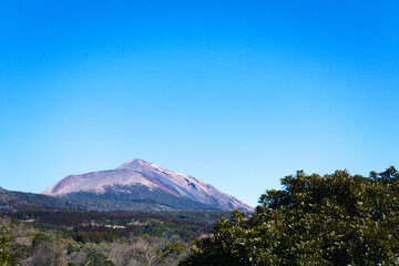 霧島神話の里公園から見る高千穂峰
