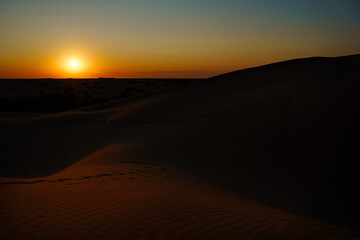 Fototapeta na wymiar sunrise in sands