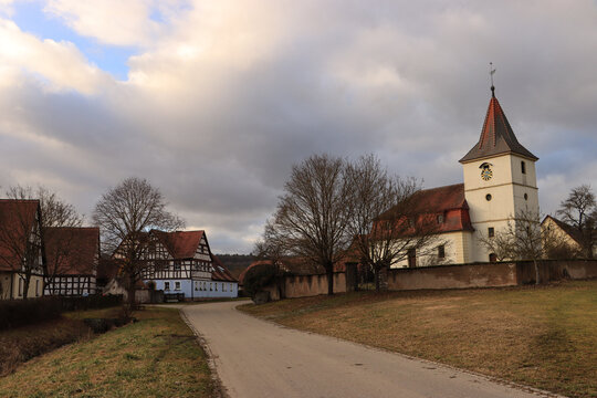 L&auml;ndliches Franken; H&auml;slabronn (bei Colmberg) am Fr&auml;nkischen Wasser-Radweg