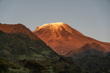 AMANECER EN EL NEVADO DEL TOLIMA 