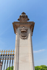 Buckingham Palace, details of decorative fence, London, United Kingdom