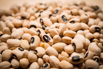 uncooked heap black eyed peas beans ingredient raw pile washed recipe food background cooking display closeup