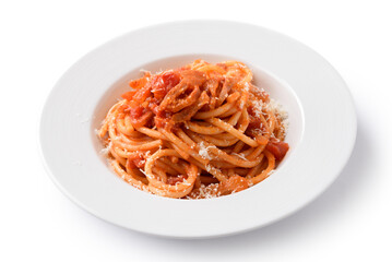 Piatto di deliziosi bucatini all'amatriciana, ricetta di pasta tradizionale della cucina Romana con...