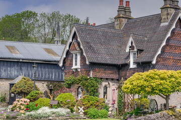 Fototapeta na wymiar Cozy old wooden house with garden, Ilam Dovedale, UK