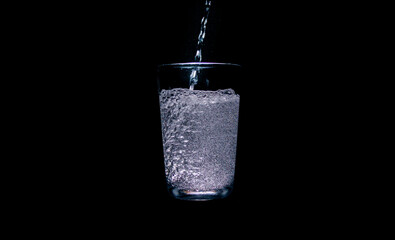Ein Glas Wasser
