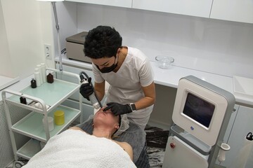 Facial skin tightening with electric radio waves