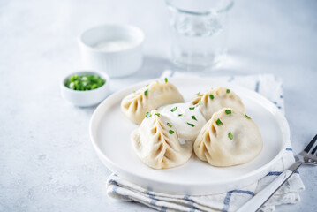 Steamed manta rays with meat sprinkled with parsley in a plate