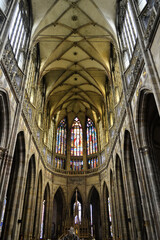 Monumentalne wnętrze Katedry Św. Wita na Hradczanach, Praga - obrazy, fototapety, plakaty
