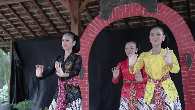 portrait of a traditional javanese dancers practicing