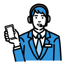スマホを持って笑顔で説明をしているオペレーターの若い男性
