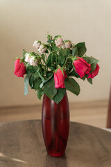 roses in vase