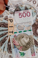 Banknot 500 zł i pit - obrazy, fototapety, plakaty