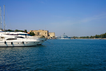 Fototapeta na wymiar Brindisi, Apulia, italy: the harbor
