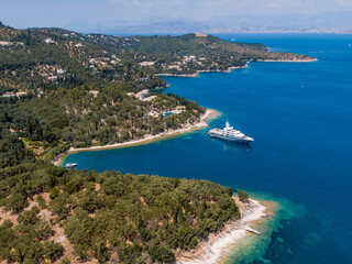 Fototapeta na wymiar luxury yacht in the sea in corfu ggreece