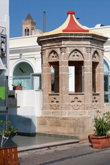 Castrignano del Capo, Santa Maria di Leuca.  Edicola di stile eclettico nella piazza centrale