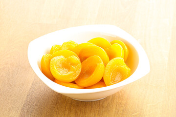 Canned apricot – sweet light dessert