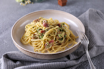 Gluter Free Spaghetti with Broccoli and Bacon