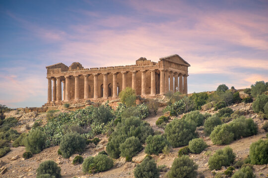 classical greek temple in agrigento