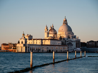 Fototapeta na wymiar Punta Dogana and Santa Maria della Salute in Venice at Dawn