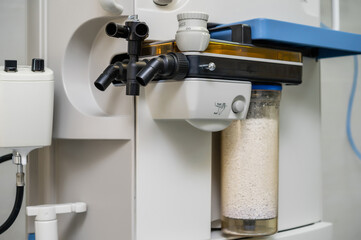 Device for artificial lung ventilation