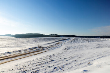 Obraz premium winter season with snowdrifts after snowfall