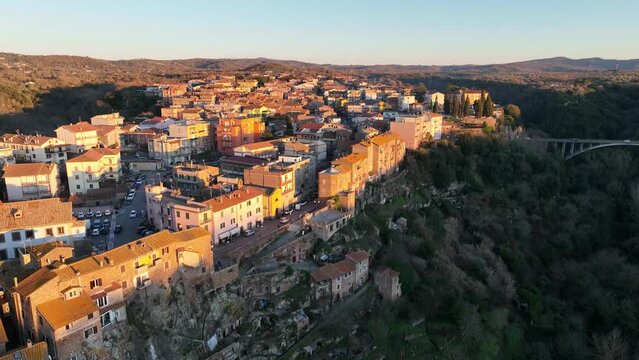Blera, il borgo antico della provincia di Viterbo, Lazio, Italia.
Borgo italiano arroccato sulla pietra di tufo, dell'epoca etrusca.