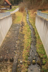 Auslauf einer Hochwasserschutzeinrichtung bei Rutesheim