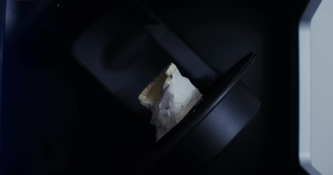 3D scanning of the cast of the jaw to create dentures