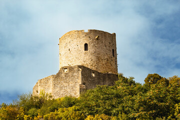 Paysage et donjon de Ch&acirc;teau &agrave; La Roche Guyon, Val d'Oise, France