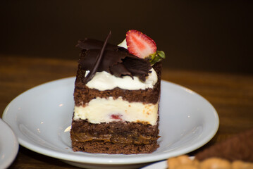 chocolate cake with strawberries of decoration