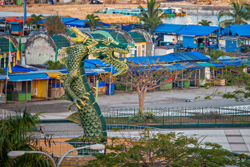 Obraz premium Statue of Dragon Head, landmark of Bau-Bau City, Buton, South East Sulawesi, Indonesia.