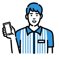 スマホを持って笑顔で説明をしているコンビニ店員の若い男性
