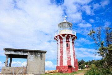 赤と白の色鮮やかなホーンビー灯台