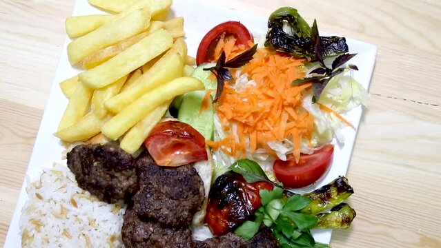 Meatballs are ready to serve - turkish servis k&ouml;fte