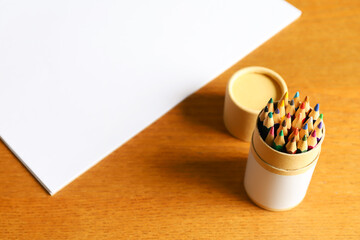 色えんぴつとスケッチブック