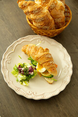 sandwich with ham and egg