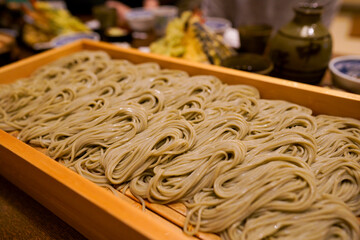 新潟名物へぎそばと天ぷら盛り合わせ