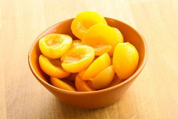 Canned apricot – sweet light dessert