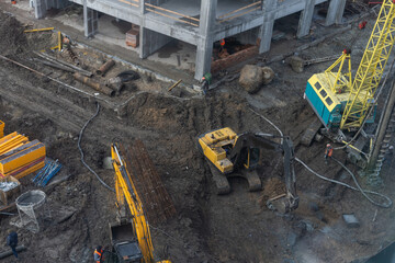 Large construction, bridges, buildings, industry execution of the foundation and concreting.