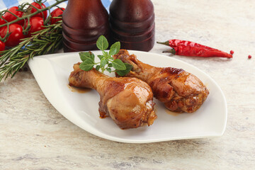 Roasted chicken legs with spicy sauce