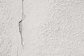 pared blanca con grieta raja casa de pueblo encalada con textura rugosa gotelé exterior...