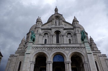 Fototapeta na wymiar basilique du Sacré cœur à Paris 