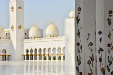 Sheikh Zayed Grand Mosque, world's largest mosque located in Abu Dhabi, .in United Arab Emirates,...
