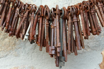 Enchainement de clés rouillées